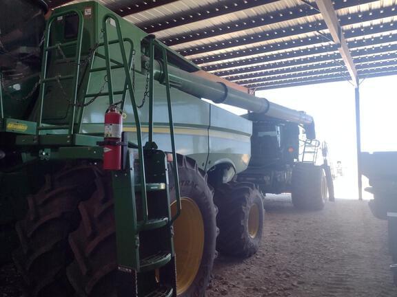 Image of John Deere S780 equipment image 4