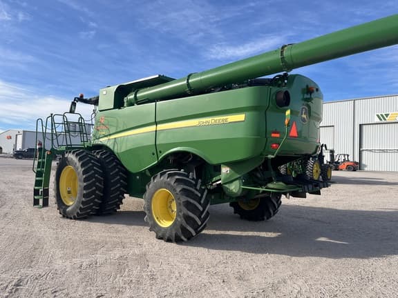 Image of John Deere S780 equipment image 2