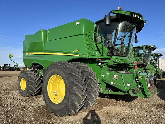 Image of John Deere S780 equipment image 2