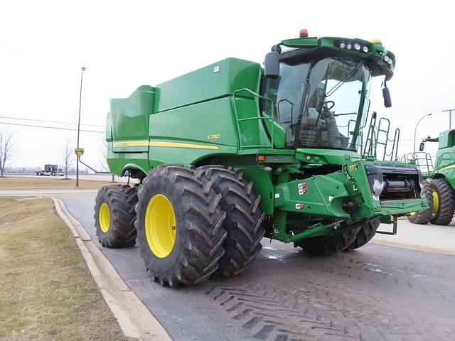 Image of John Deere S780 equipment image 2