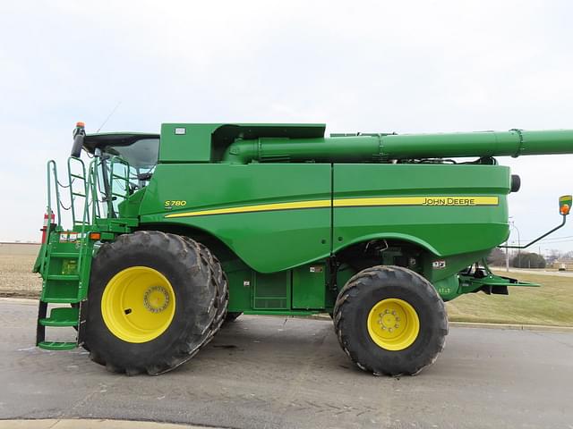 Image of John Deere S780 equipment image 4