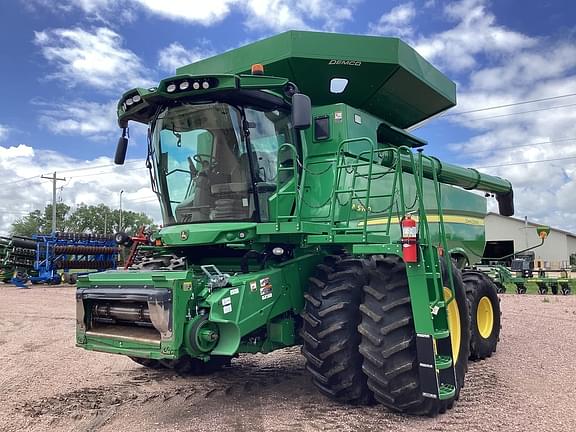 Image of John Deere S780 equipment image 2