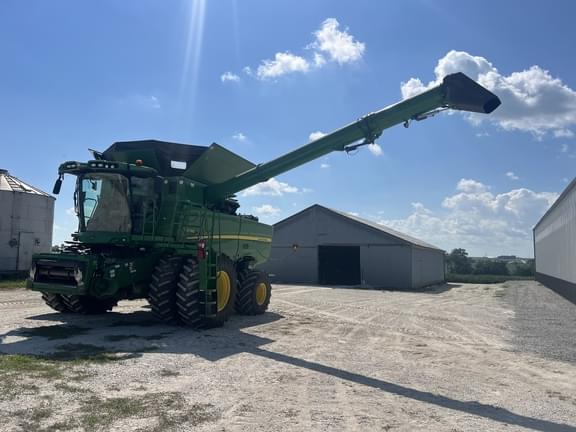 Image of John Deere S780 equipment image 1