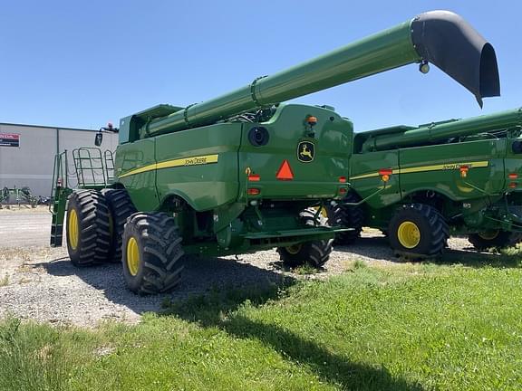 Image of John Deere S780 Image 0