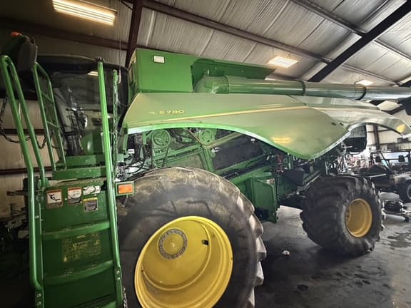 Image of John Deere S780 equipment image 2