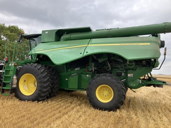 Image of John Deere S780 equipment image 4