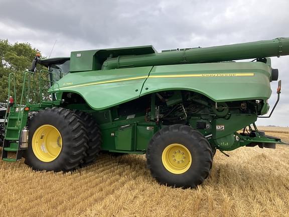 Image of John Deere S780 equipment image 4