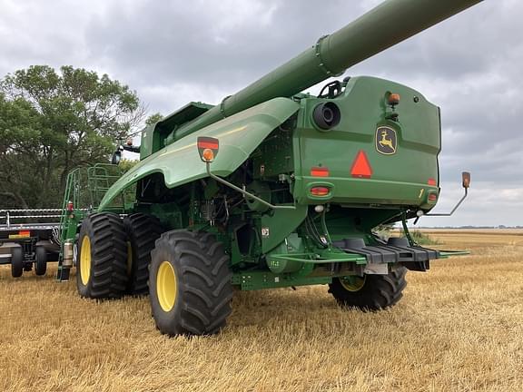 Image of John Deere S780 equipment image 1