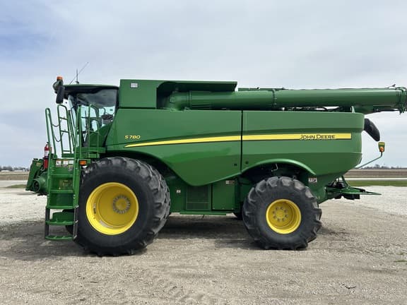 Image of John Deere S780 equipment image 2