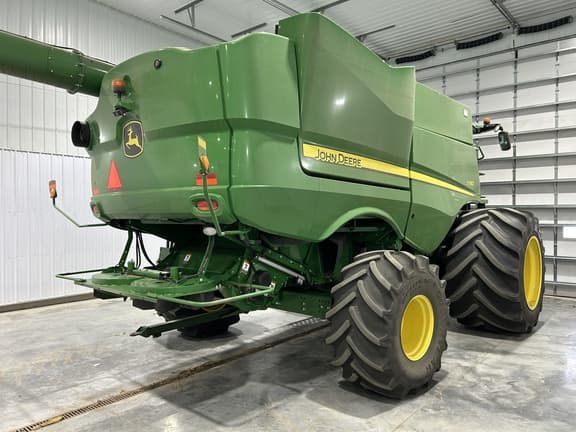 Image of John Deere S780 equipment image 3