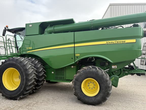 Image of John Deere S780 equipment image 1