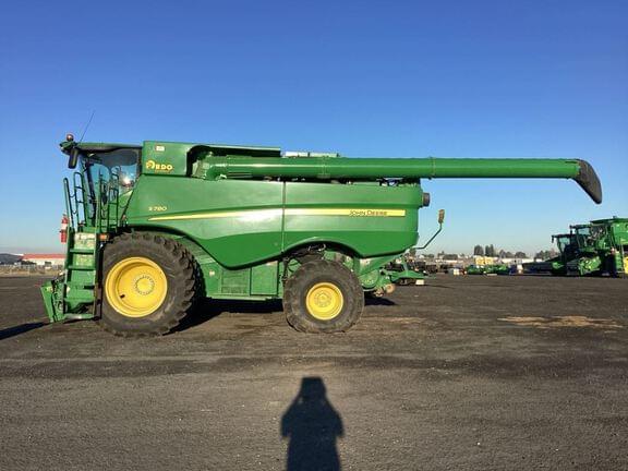 Image of John Deere S780 equipment image 1