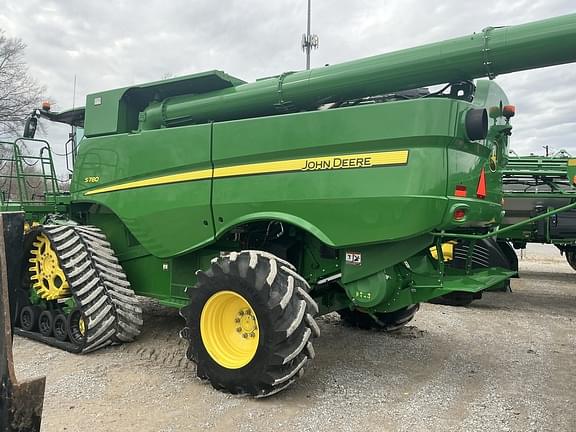 Image of John Deere S780 equipment image 4