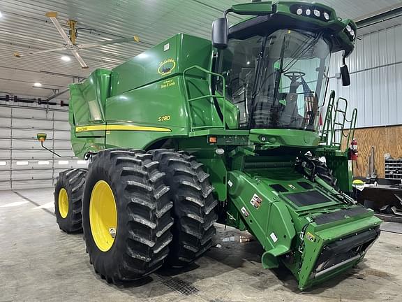 Image of John Deere S780 equipment image 1