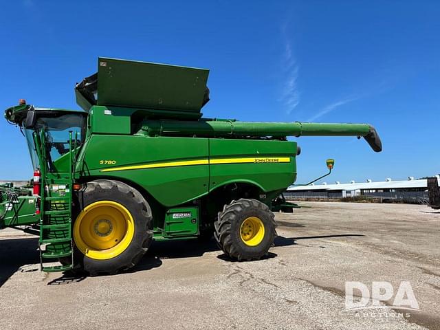 Image of John Deere S780 equipment image 1