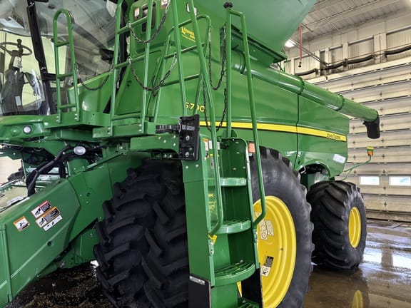 2020 John Deere S790 Equipment Image0