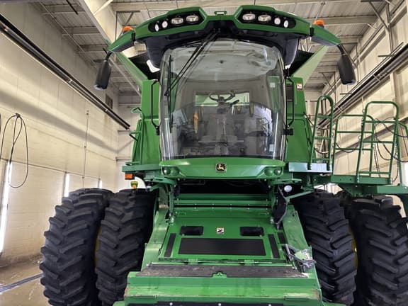 Image of John Deere S790 equipment image 1
