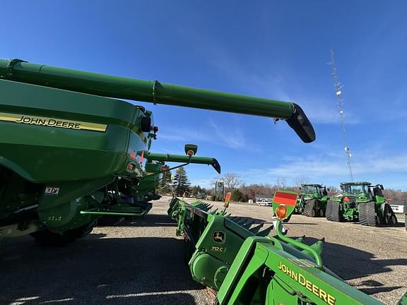 Image of John Deere S790 equipment image 4