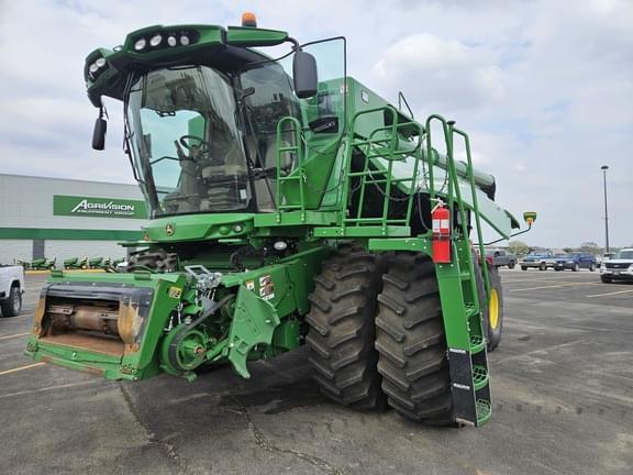Image of John Deere S790 Primary image