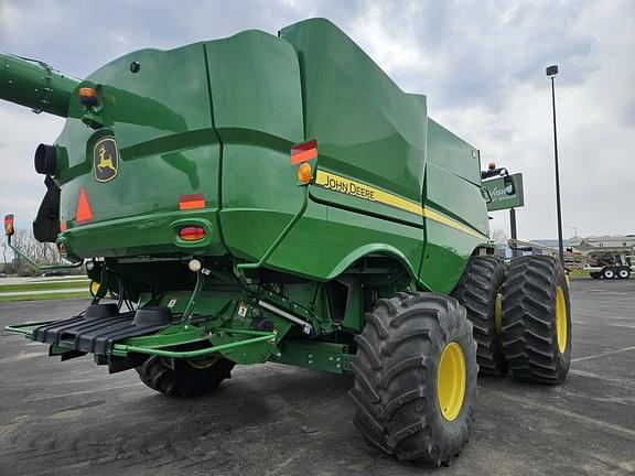 Image of John Deere S790 equipment image 2