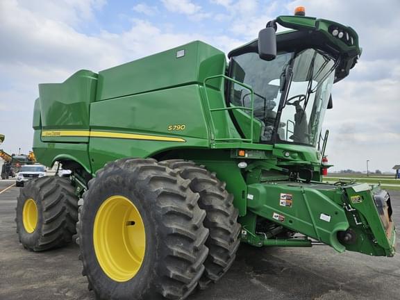 Image of John Deere S790 equipment image 2
