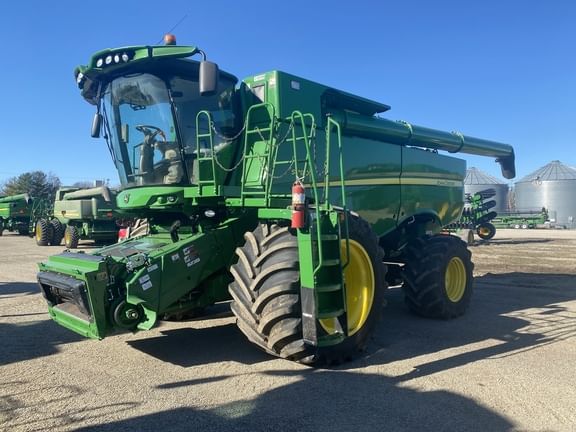 Main image John Deere S790