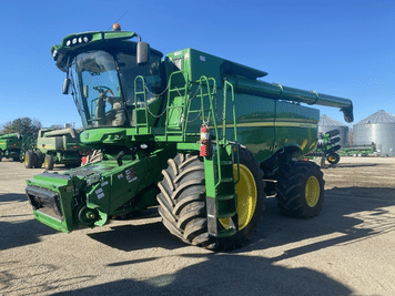 Main image John Deere S790
