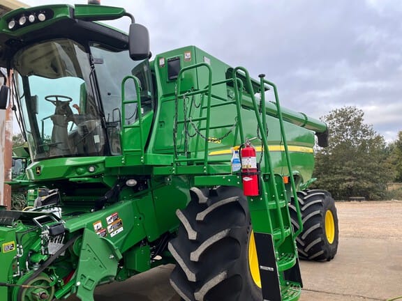 Main image John Deere S790