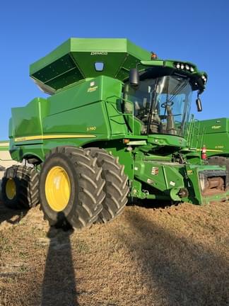 Image of John Deere S790 equipment image 2