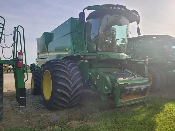 Image of John Deere S790 equipment image 2