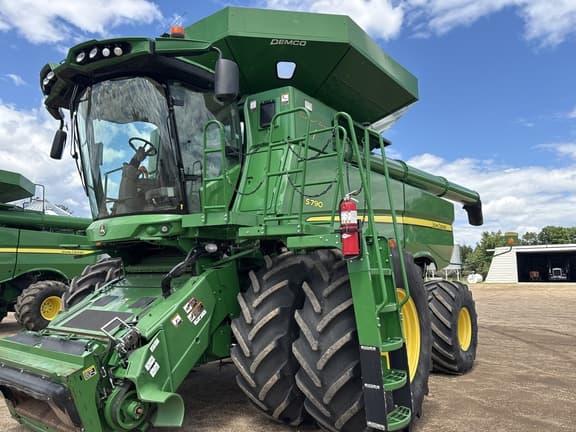 Image of John Deere S790 equipment image 2