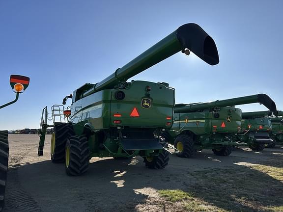 Image of John Deere S790 equipment image 4
