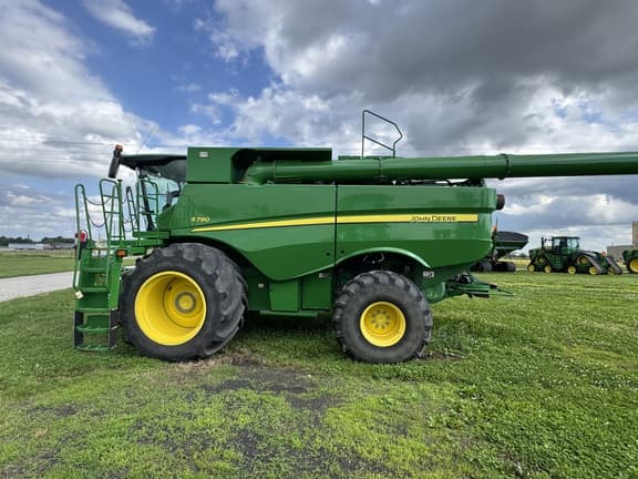 Image of John Deere S790 equipment image 1
