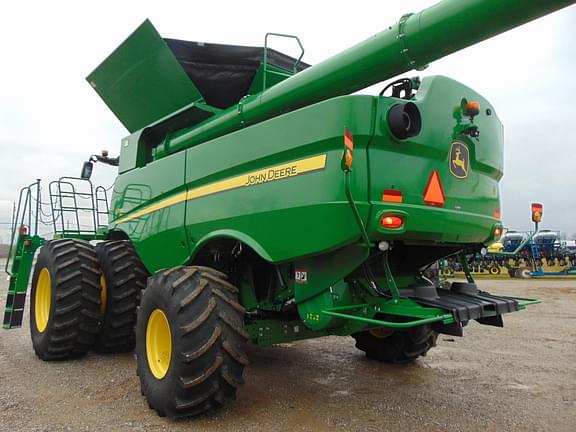 Image of John Deere S790 equipment image 4