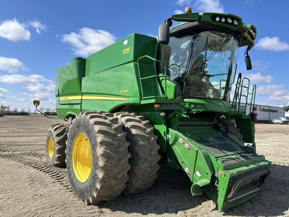 2020 John Deere S790 Equipment Image0