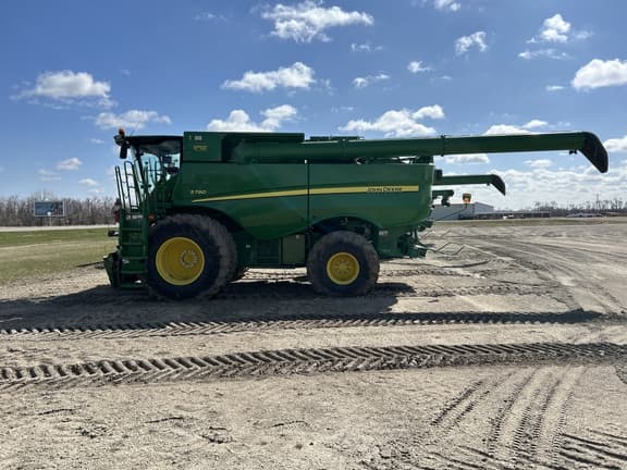 Image of John Deere S790 equipment image 1