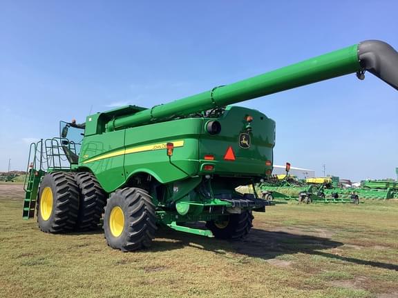 Image of John Deere S790 equipment image 3