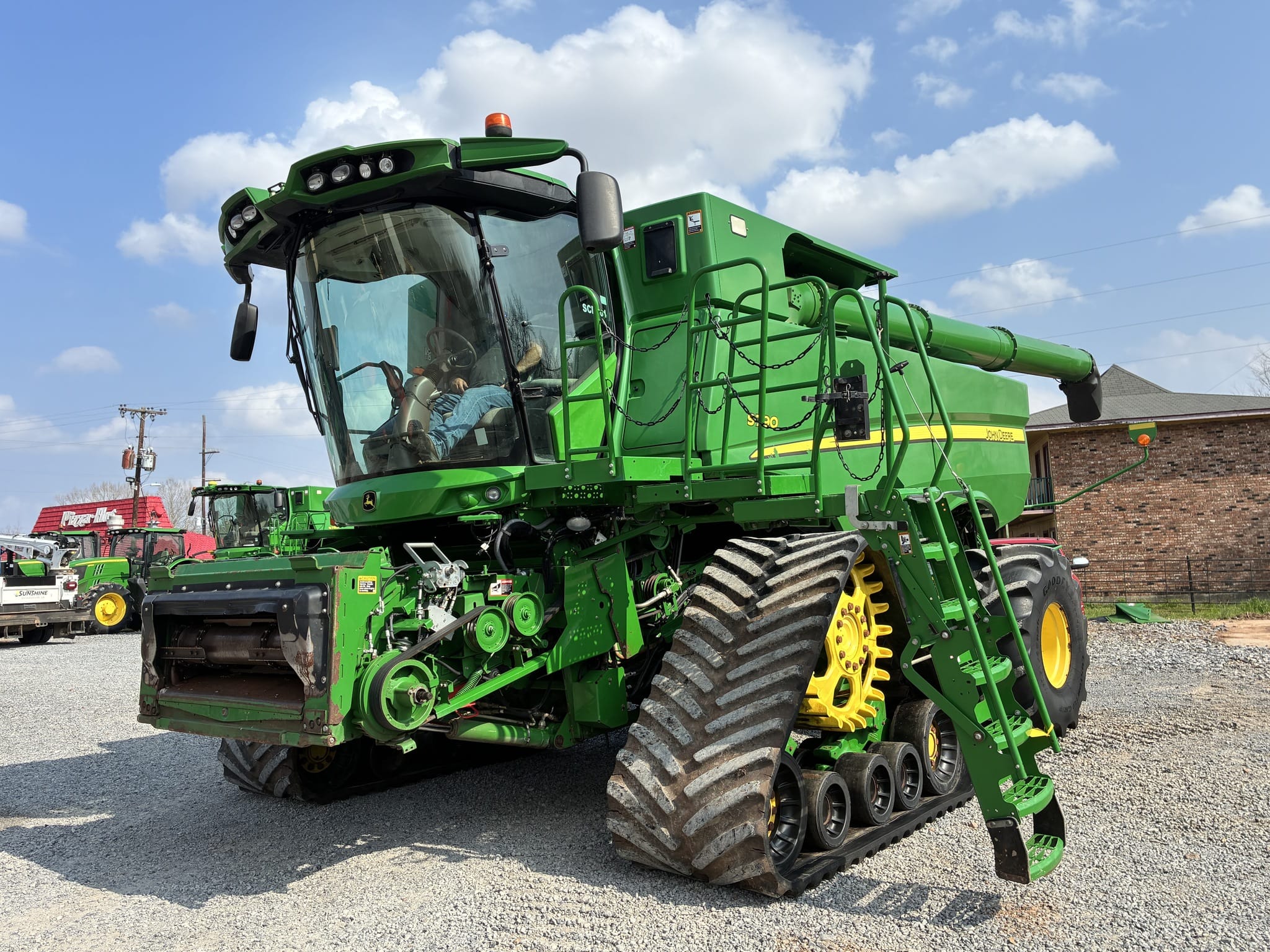 2020 John Deere S790 Equipment Image0