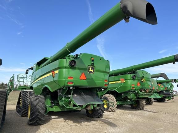 Image of John Deere S790 equipment image 4