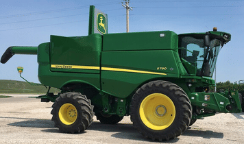 Main image John Deere S790