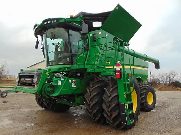 Image of John Deere S790 equipment image 1