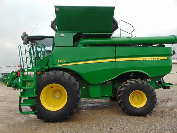 Image of John Deere S790 equipment image 3