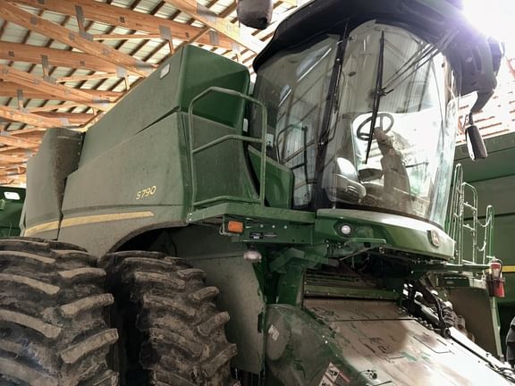 2020 John Deere S790 Equipment Image0