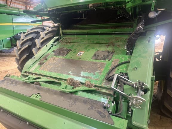 Image of John Deere S790 equipment image 1