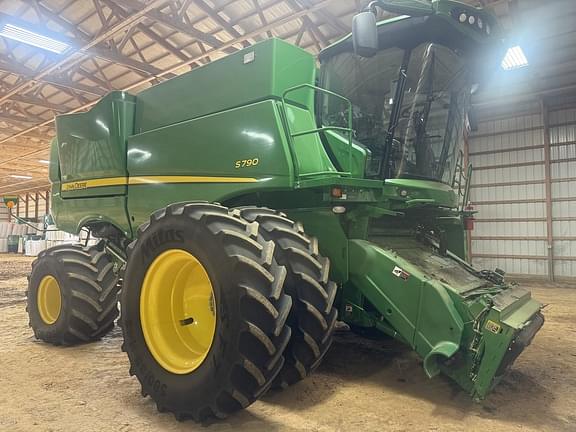 Image of John Deere S790 equipment image 1