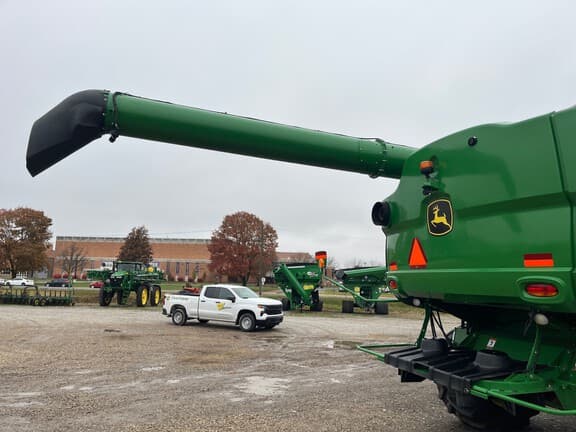 Image of John Deere S790 equipment image 3