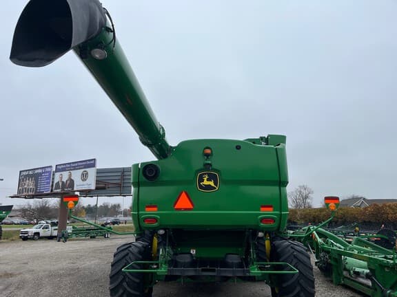 Image of John Deere S790 equipment image 2