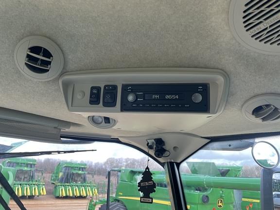 Image of John Deere S790 equipment image 2