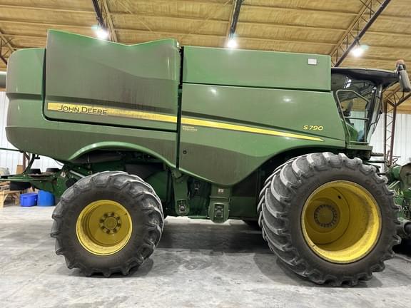 Image of John Deere S790 equipment image 1