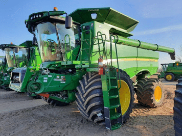 Main image John Deere S790